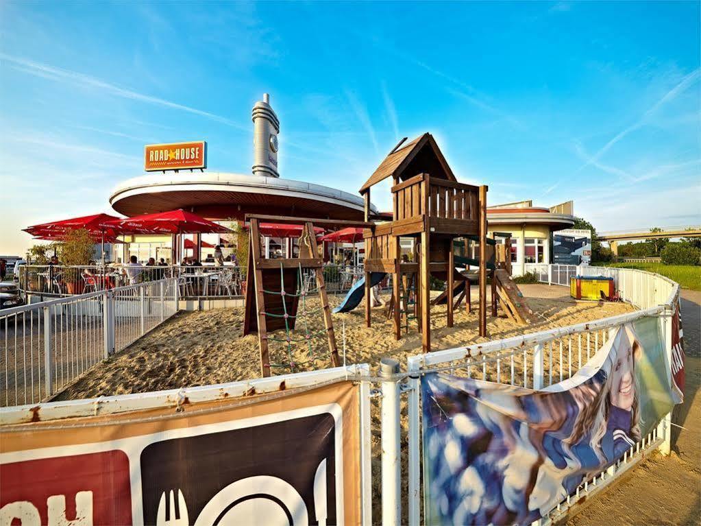 Road House Hotel พาเดอร์บอร์น ภายนอก รูปภาพ