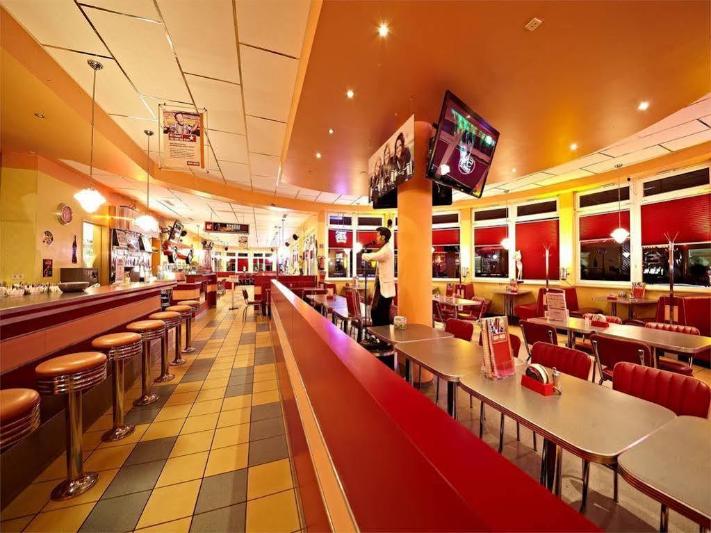 Road House Hotel พาเดอร์บอร์น ภายนอก รูปภาพ